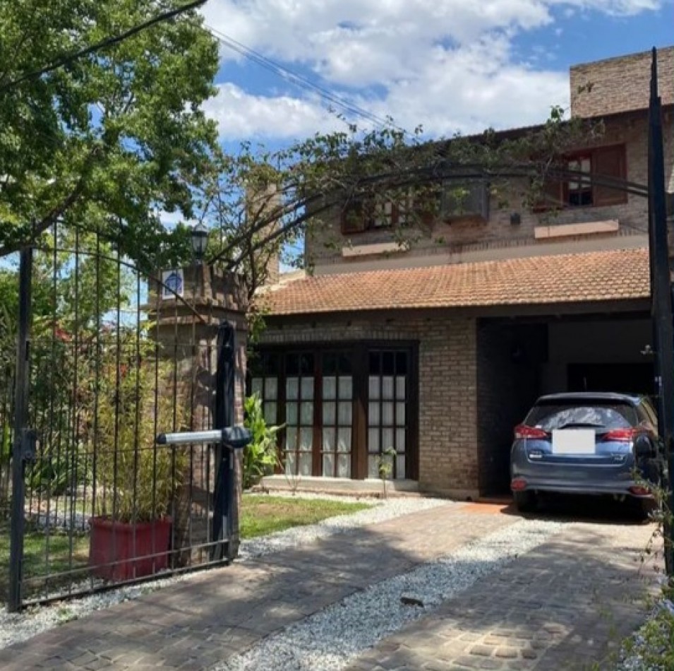 Pergamino Chalet de 2 Plantas en venta - Av. Arturo Illia al 2000 