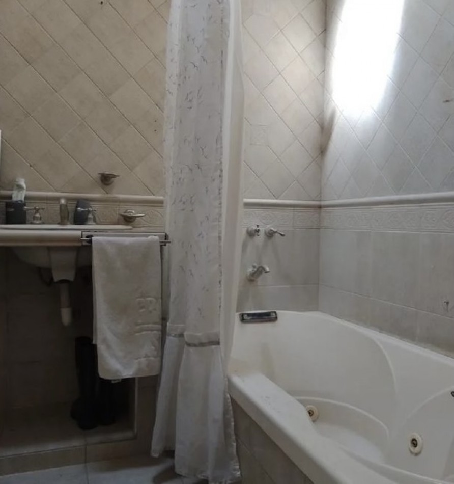 Pergamino Casa de 2 Plantas en venta - Rivadavia al 500