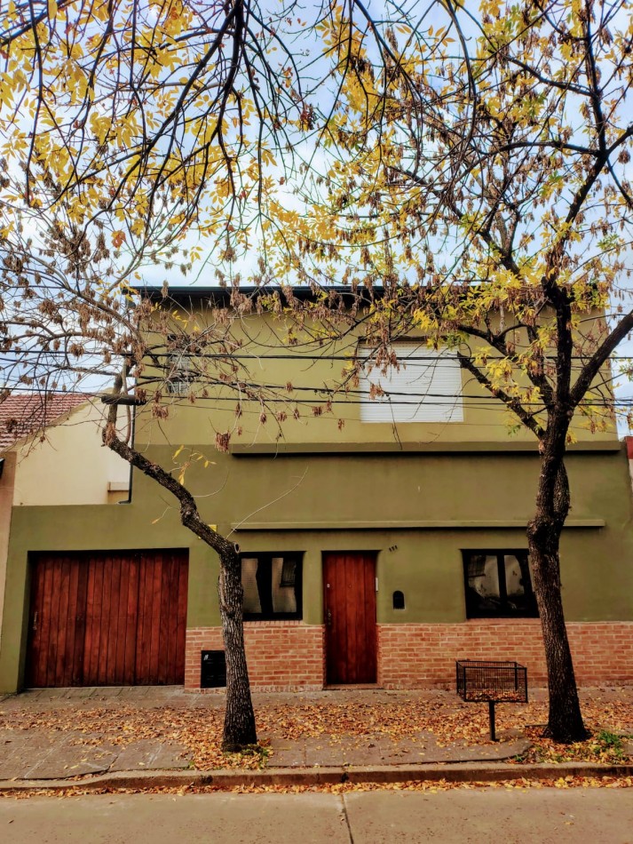 Pergamino Importante Propiedad de 2 Plantas en venta - 3 de Febrero al 100