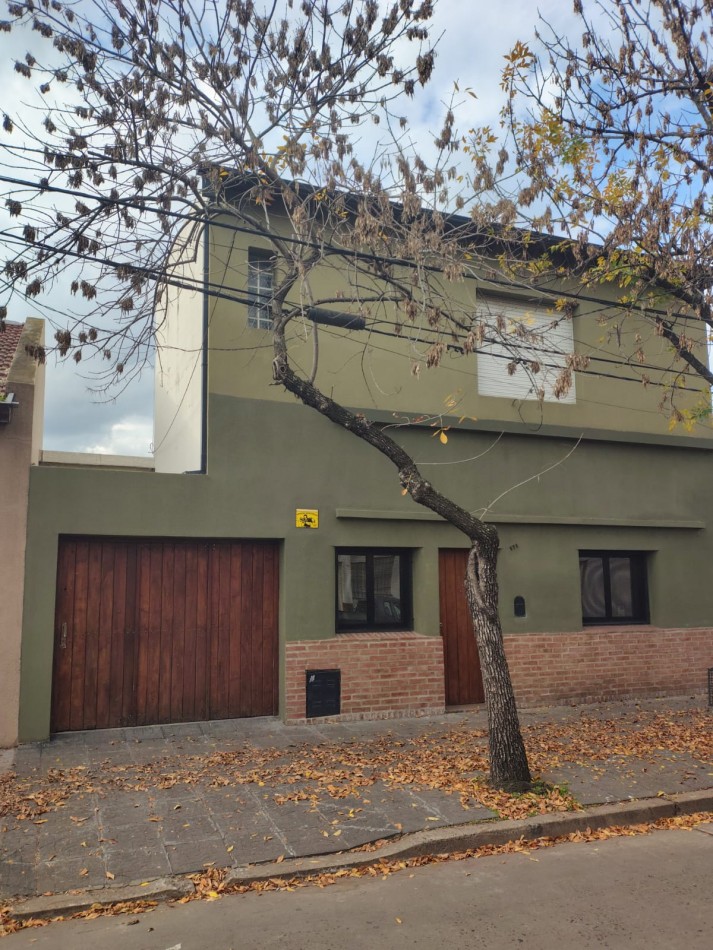 Pergamino Importante Propiedad de 2 Plantas en venta - 3 de Febrero al 100