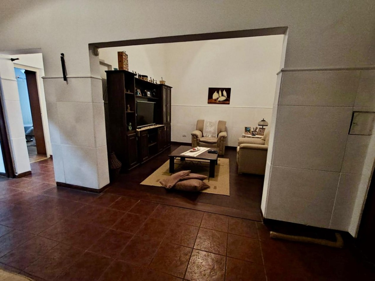 Pergamino Importante Propiedad de 2 Plantas en venta - 3 de Febrero al 100