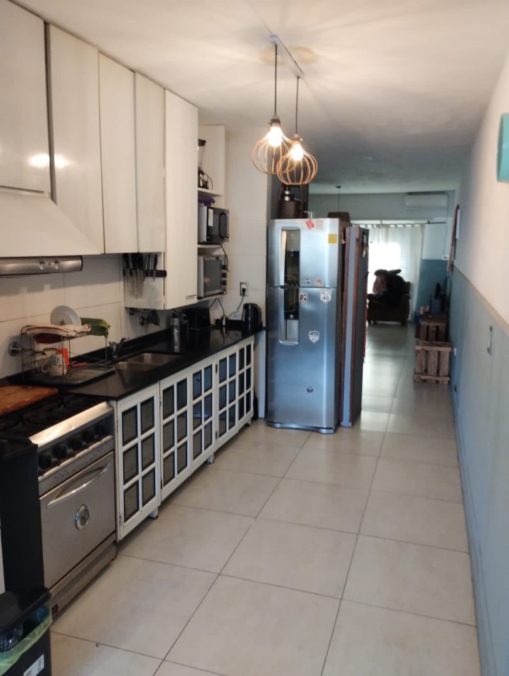 Pergamino Casa c/ pileta en venta - Bolivia al 1000