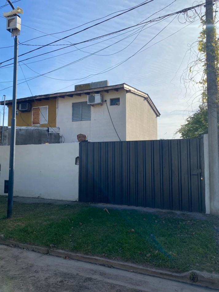 Pergamino Casa 2 Dorm en venta - Cordoba al 1300 