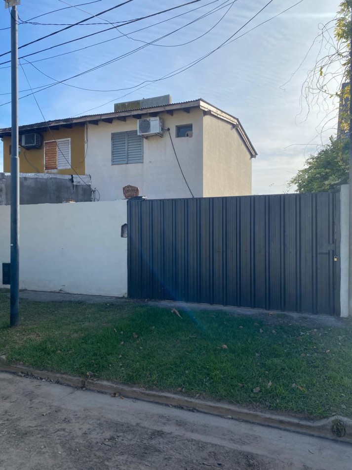 Pergamino Casa 2 Dorm en venta - Cordoba al 1300 