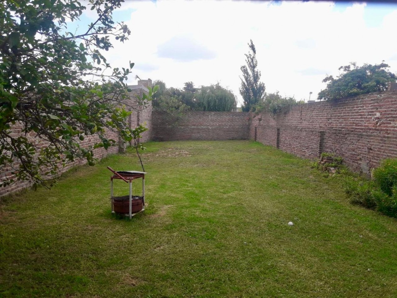 Pergamino Casa 2 Dorm en venta - Cordoba al 1300 