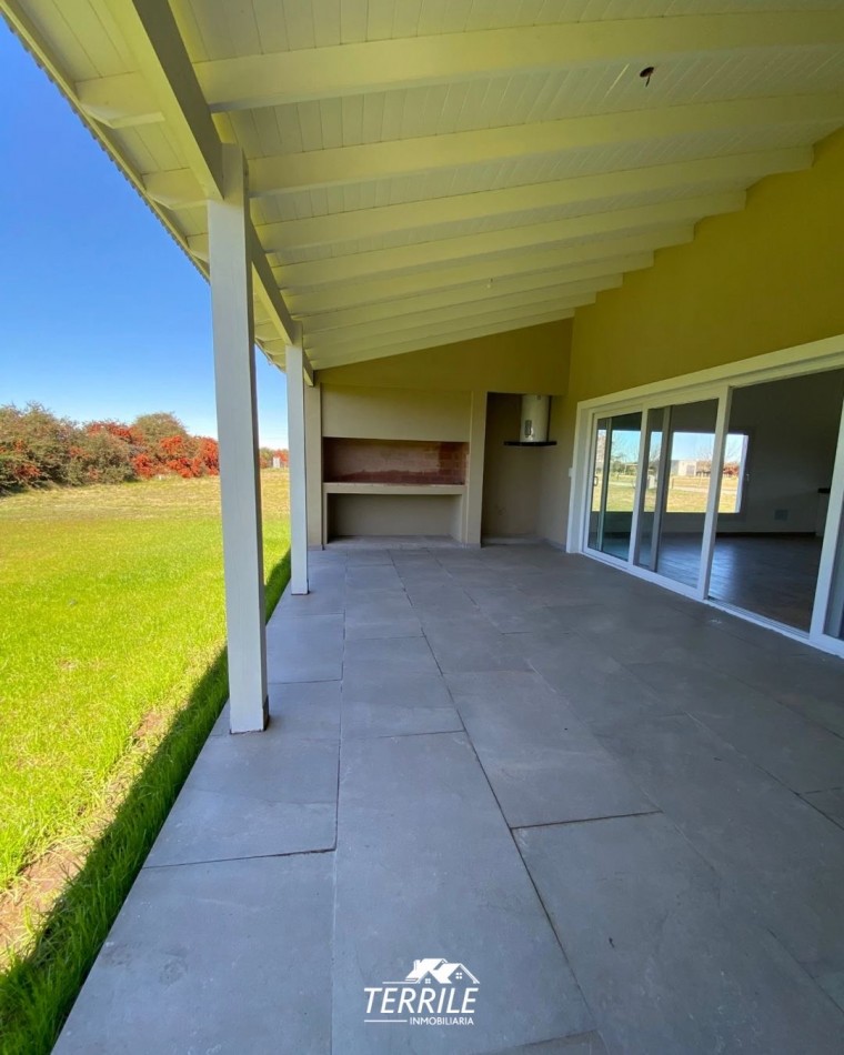 Pergamino Excelente Propiedad de 3 Dorm en venta - Posta del Calden - Ruta 8 - KM 218 