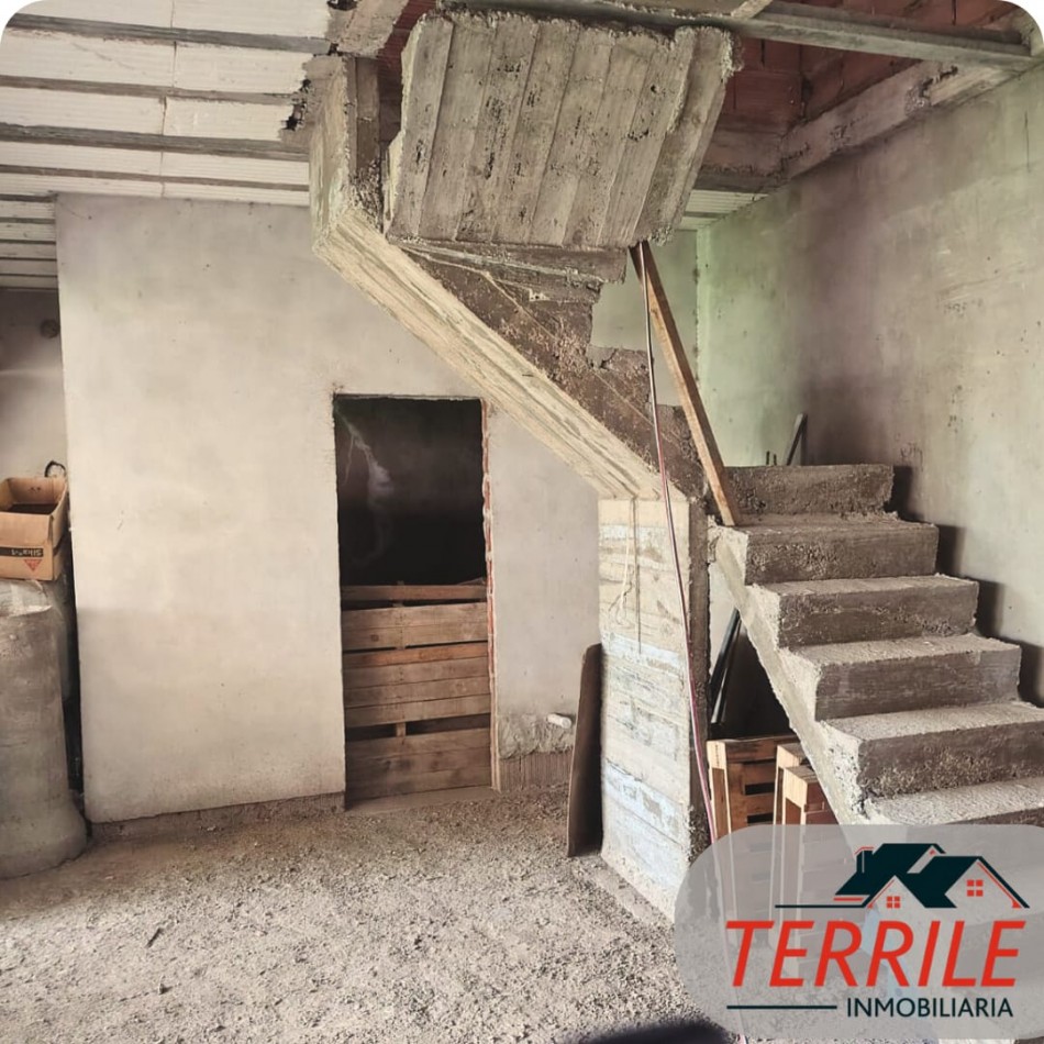 Pergamino Oportunidad Casa de 2 Plantas a Terminar en venta - Fray Luis Beltran al 200 