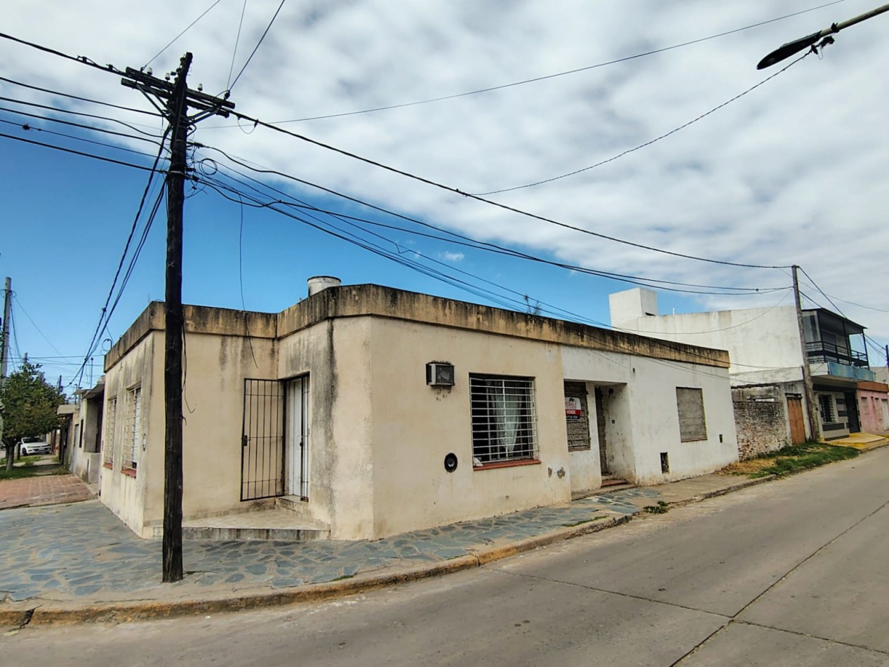 Pergamino Excelente Oportunidad p/ Inversores - Lote esquina c/ 2 casas en venta - Estrada y Laguia 
