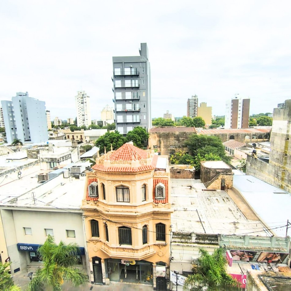 Pergamino Excelente Piso impecable en plena Peatonal - San Nicolas 650 