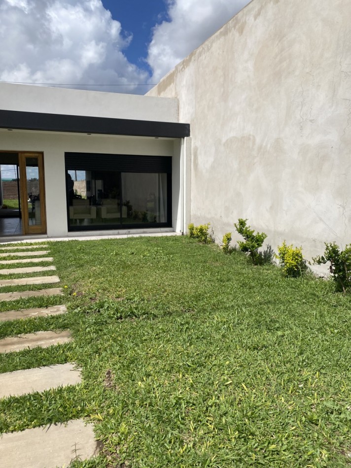 Mariano H. Alfonzo Moderna Propiedad en venta - Calle La Posta y Las Tropillas 