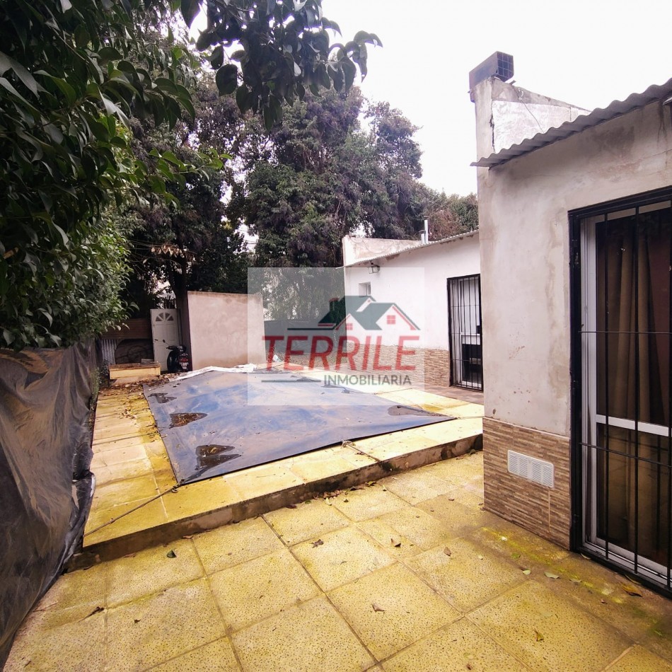 Excelente Casa c pileta sobre Av Pellegrini