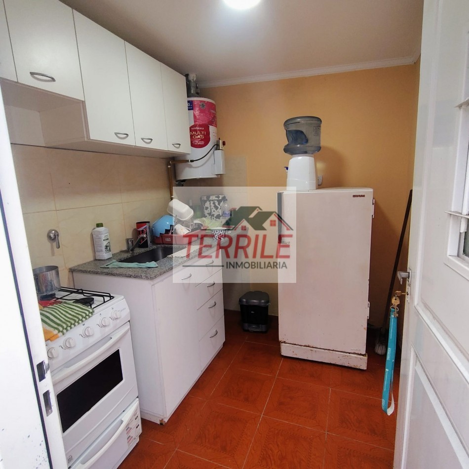 Excelente Casa c pileta sobre Av Pellegrini